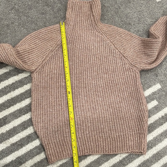 NWOT Bell Sleeves Sweater - Picture 5 of 6